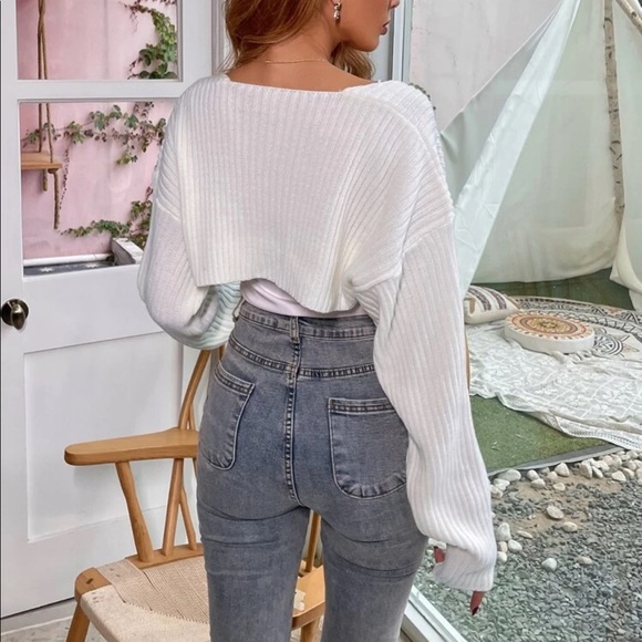 BRAND NEW Drop shoulder crop white cardigan - Picture 3 of 3